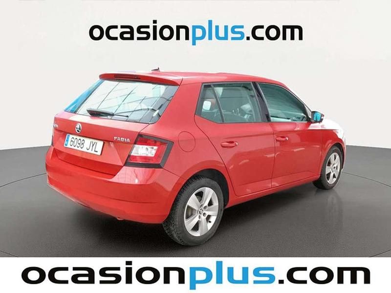 Usado Skoda Fabia 75 CV (55 kW) 2017 Rojo Utilitario