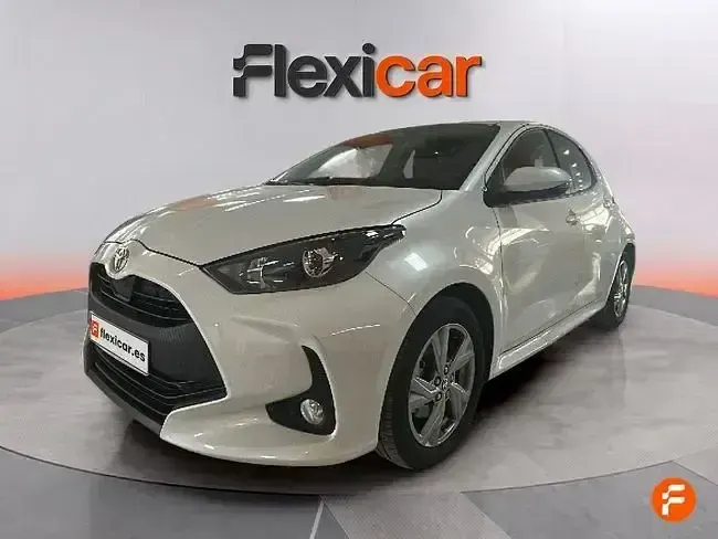 Usado Toyota Yaris Hybrid Active 116 CV (85 kW) 2024 Blanco