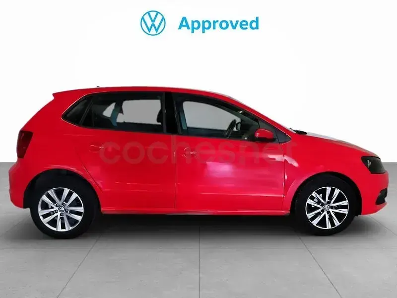 Usado VW Polo 75 CV (55 kW) 2015 Rojo Berlina