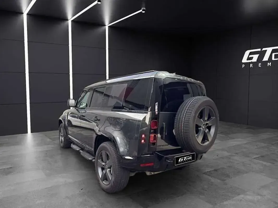 Usado Land Rover Defender HSE 404 CV (297 kW) 2025 Gris SUV