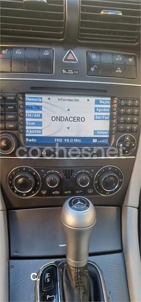 Usado Mercedes C220 143 CV (105 kW) 2003 Azul Berlina