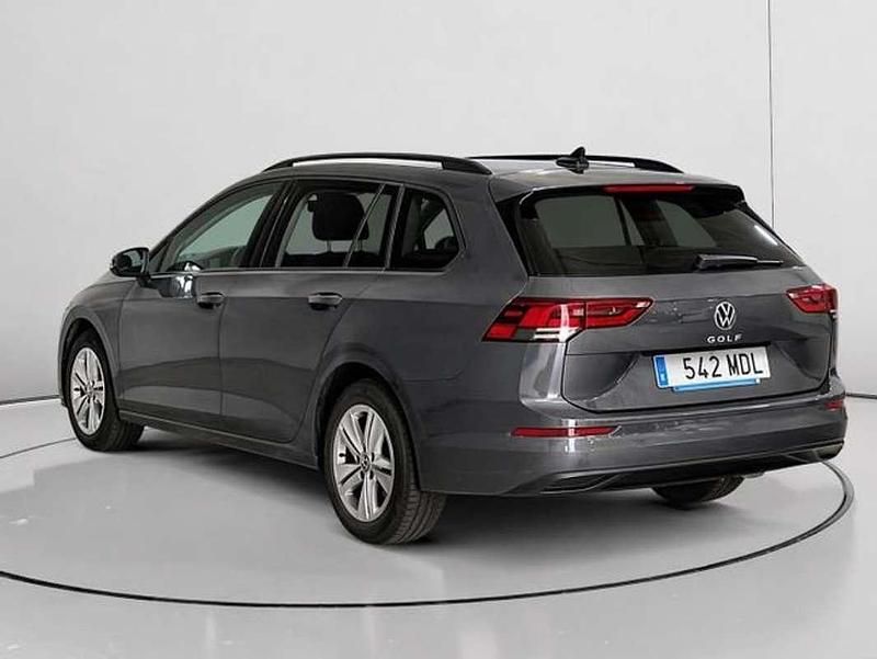 Usado VW Golf VIII Life 110 CV (80 kW) 2023 Gris Utilitario