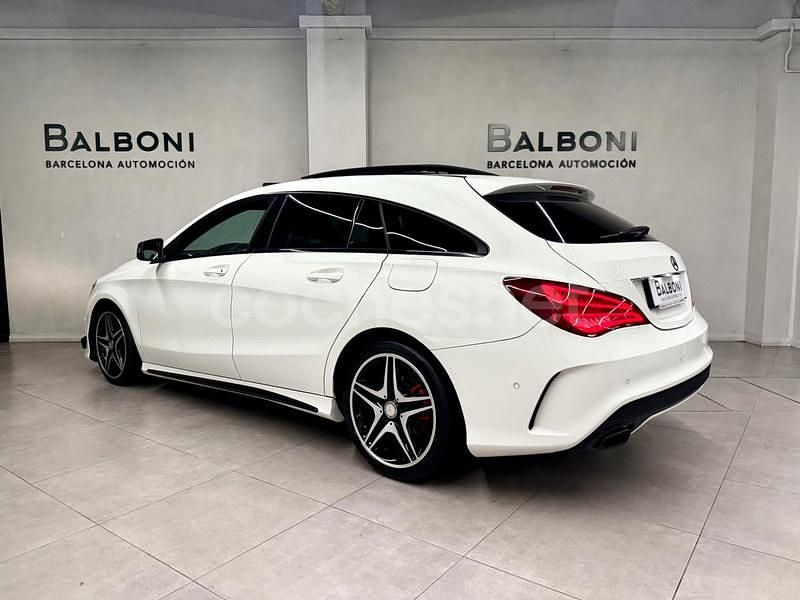 Usado Mercedes CLA220 Shooting Brake AMG line 177 CV (130 kW) 2016 Blanco Familiar