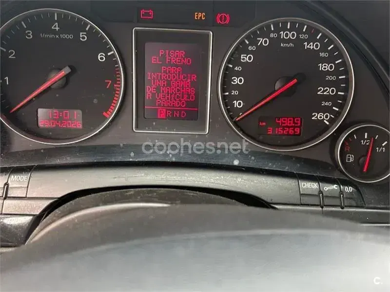 Usado Audi A4 130 CV (95 kW) 2001 Gris / plata Berlina