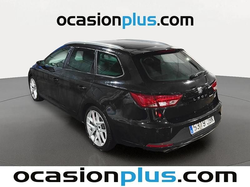 Usado Seat Leon FR 150 CV (110 kW) 2014 Negro Monovolumen