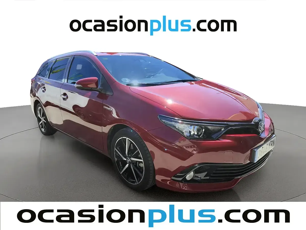 Usado Toyota Auris Hybrid Edition 136 CV (100 kW) 2018 Rojo Familiar