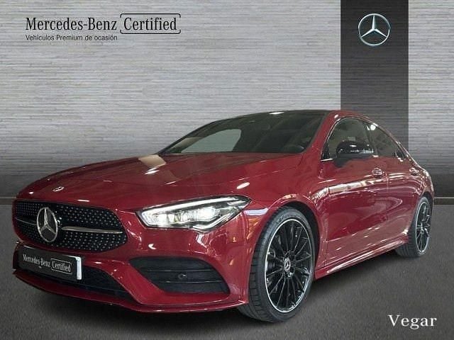 Usado Mercedes CLA220 AMG line 190 CV (139 kW) 2023 Manufaktur rojo patagonia Berlina