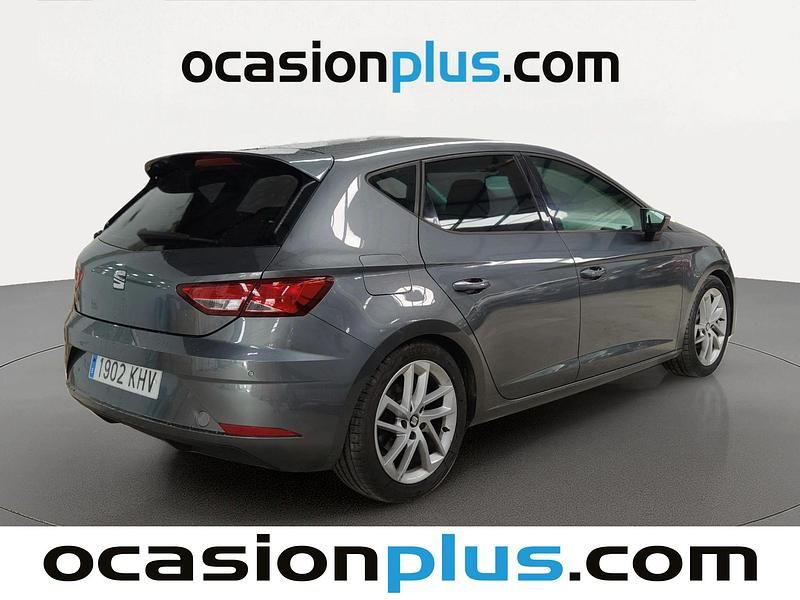 Usado Seat Leon Style 110 CV (80 kW) 2018 Gris Utilitario