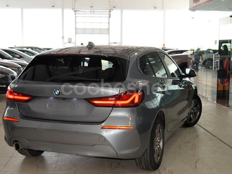 Usado BMW 116 Comfort Edition 116 CV (85 kW) 2022 Gris / plata Utilitario