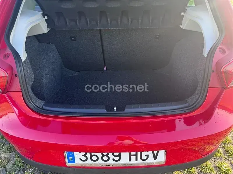 Usado Seat Ibiza Style 90 CV (66 kW) 2011 Rojo Berlina