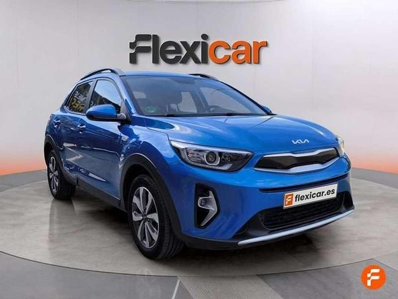 Usado Kia Stonic 84 HP (61 kW) 2022 Azul SUV