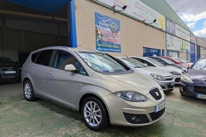 Usado Seat Altea 105 CV (77 kW) 2010 Gris Monovolumen