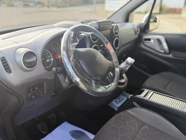 Usado Peugeot Partner Tepee Style 100 CV (73 kW) 2018 Monovolumen