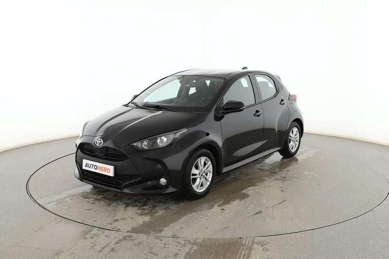 Usado Toyota Yaris Hybrid Active 116 CV (85 kW) 2021 Berlina