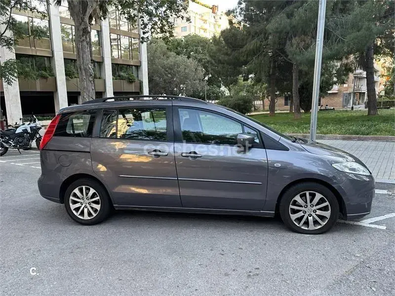 Usado Mazda 5 Active 110 CV (80 kW) 2007 Gris / plata Monovolumen
