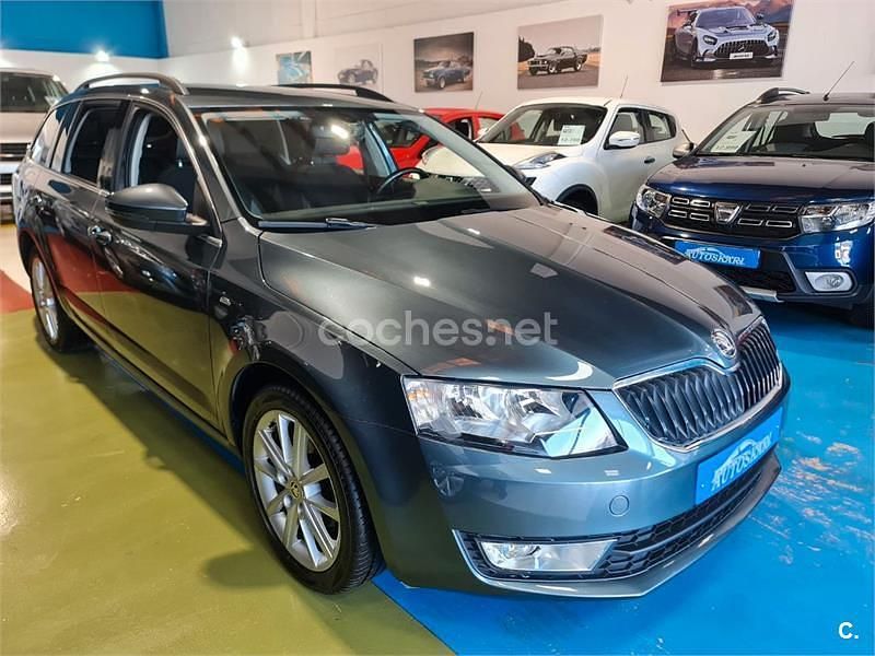 Usado 2017 Skoda Octavia Familiar | 14.900 € (Un poco caro) - Imagen 1/1