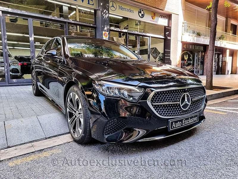 Negro Usado 2024 Mercedes E300 Berlina | 58.500 € (Precio justo) - Imagen 1/4