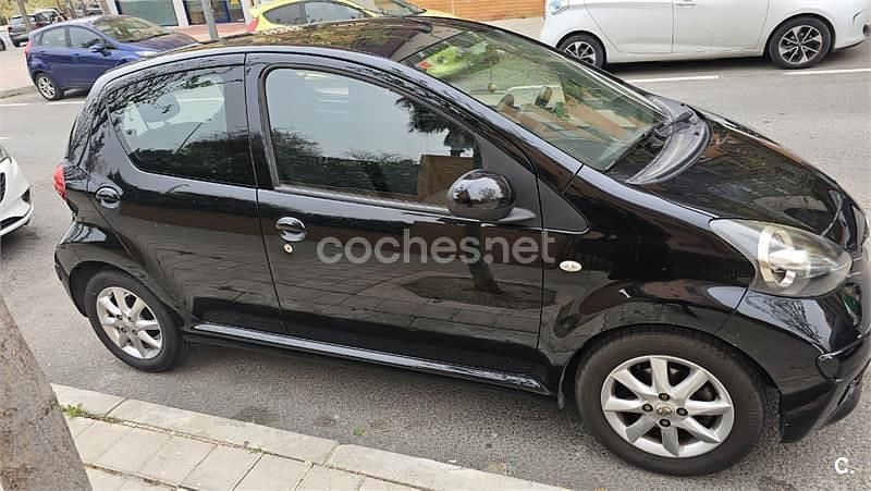 Usado Toyota Aygo Sport 68 CV (50 kW) 2007 Negro Utilitario