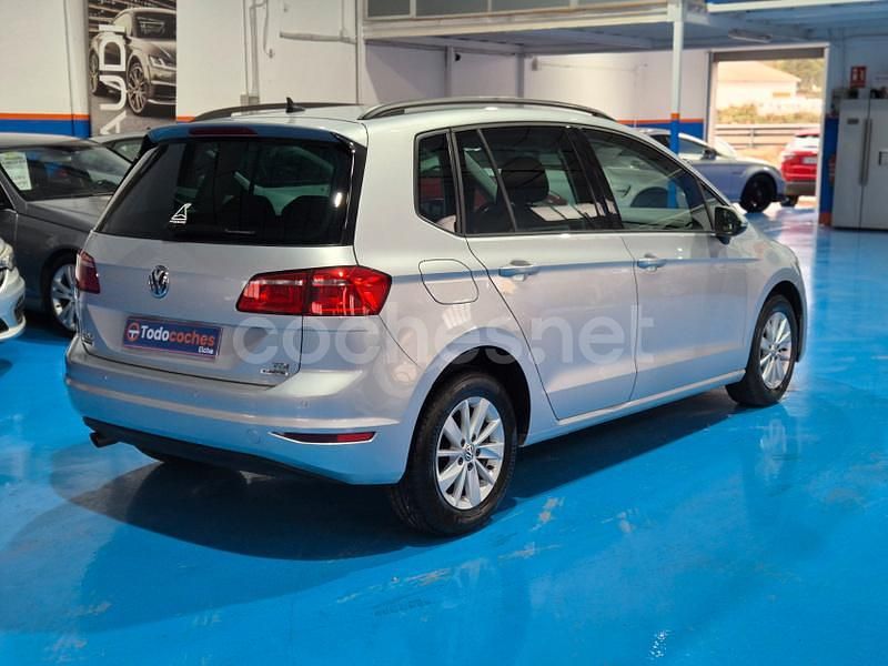 Usado VW Golf Sportsvan 110 CV (80 kW) 2014 Gris / plata Monovolumen