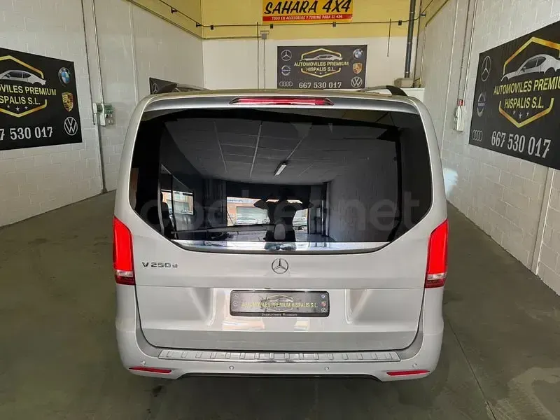 Usado Mercedes V250 Exclusive 190 CV (139 kW) 2019 Gris / plata Monovolumen