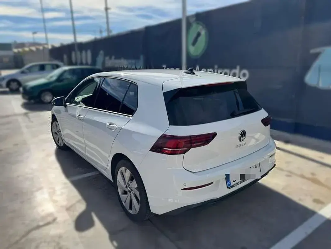 Usado VW Golf VIII 116 CV (85 kW) 2024 Blanco Utilitario