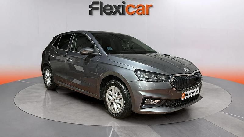 Usado Skoda Fabia Selection 95 CV (69 kW) 2024 Gris Utilitario
