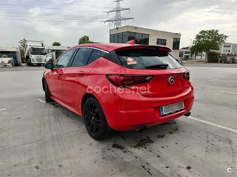 Usado Opel Astra Excellence 200 CV (147 kW) 2017 Rojo Berlina