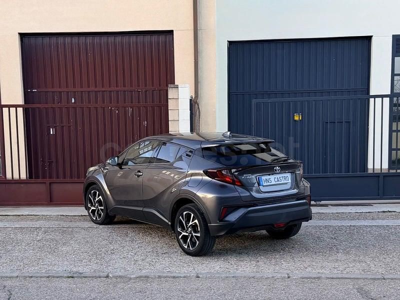Usado Toyota C-HR Advance 122 CV (89 kW) 2019 Gris / plata SUV