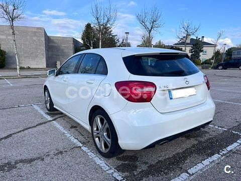 Usado Mercedes A180 Urban 109 CV (80 kW) 2014 Blanco Berlina