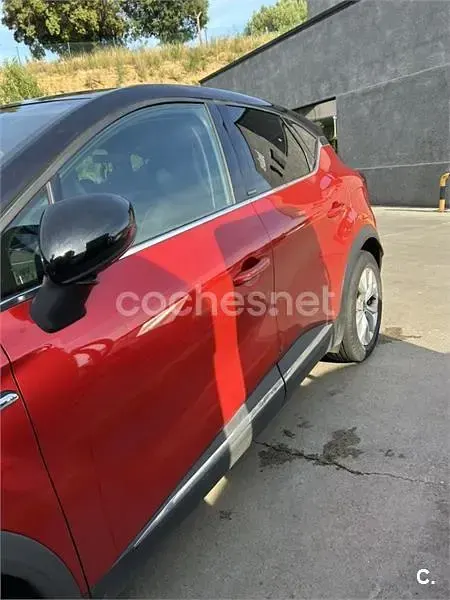 Usado Renault Captur Zen 160 CV (117 kW) 2021 Rojo SUV