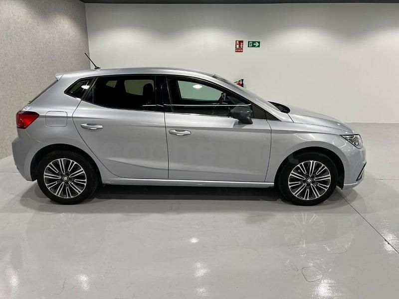 Usado Seat Ibiza XCELLENCE 95 CV (69 kW) 2020 Gris / plata Utilitario
