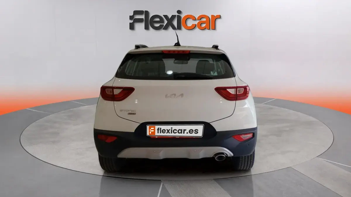 Usado Kia Stonic 101 CV (74 kW) 2025 Blanco SUV