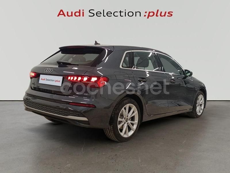 Usado Audi A3 Advanced Plus 150 CV (110 kW) 2024 Gris / plata Berlina