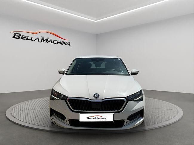 Usado Skoda Scala Ambition 95 CV (69 kW) 2023 Blanco Utilitario
