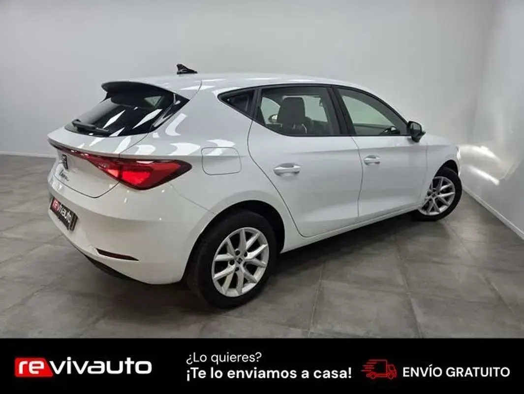 Usado Seat Leon Reference 116 CV (85 kW) 2021 Blanco Utilitario