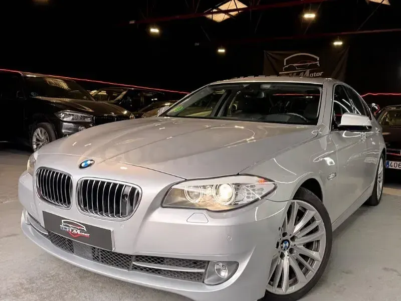 Usado BMW 535 Comfort Edition 306 CV (225 kW) 2010 Gris / plata Berlina