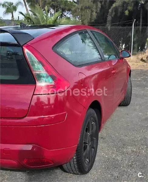 Usado Citroën C4 VTR Sport 110 CV (80 kW) 2004 Rojo Berlina