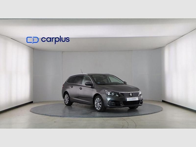 Usado Peugeot 308 SW Allure 130 CV (95 kW) 2020 Gris platinum (metalizado) Familiar