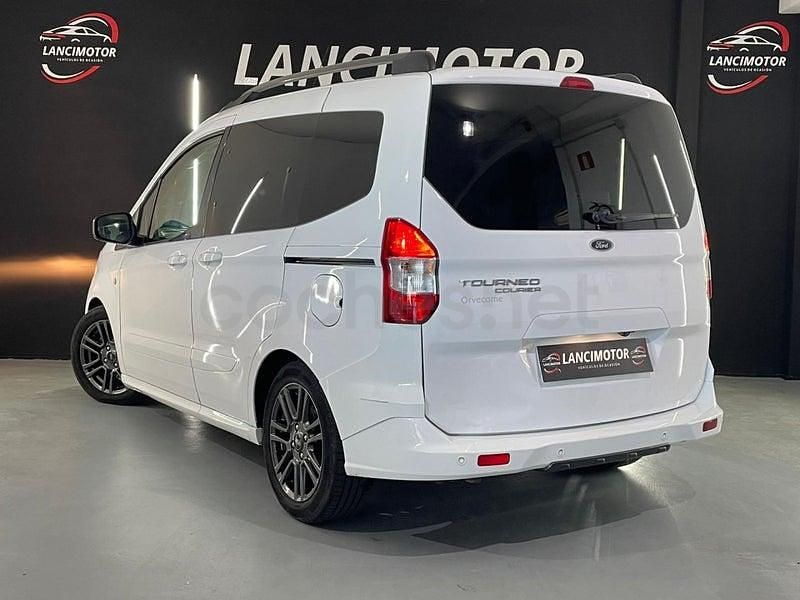 Usado Ford Tourneo Courier Titanium 100 CV (73 kW) 2022 Blanco Monovolumen