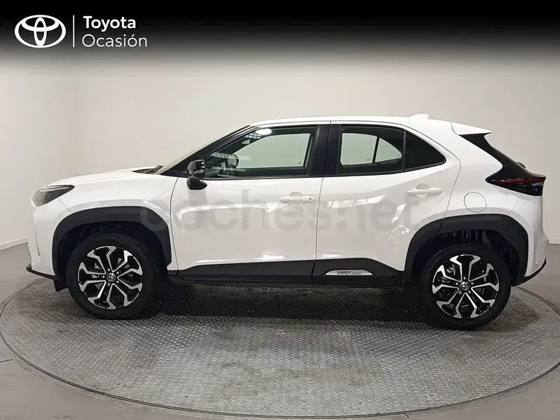 Usado Toyota Yaris Cross Active 116 CV (85 kW) 2022 Blanco SUV
