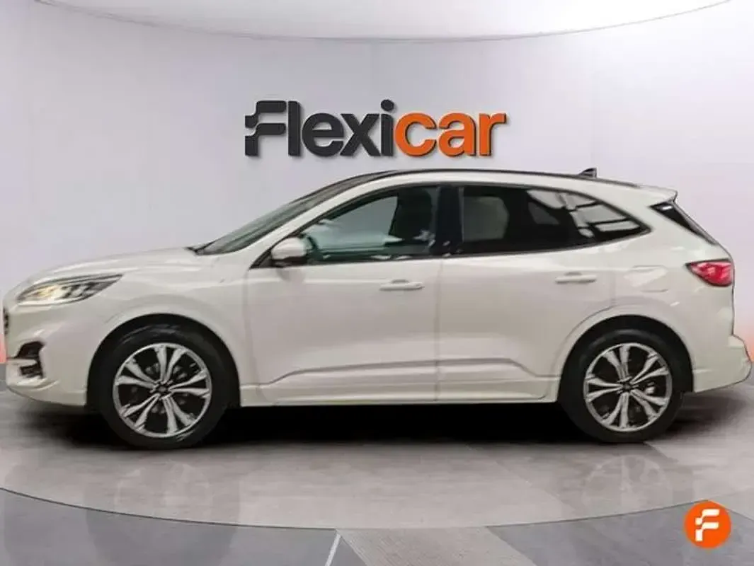 Usado Ford Kuga ST-Line 190 CV (139 kW) 2021 Blanco SUV