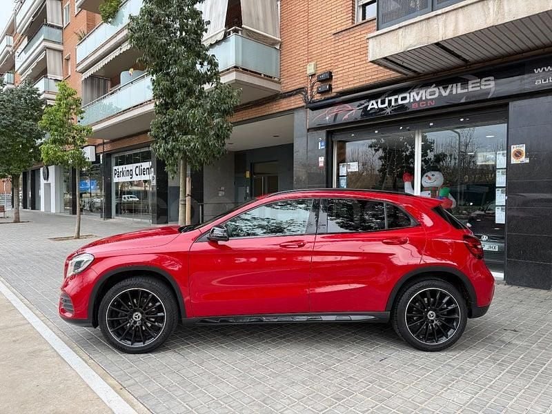 Usado Mercedes GLA200 AMG line 156 CV (114 kW) 2018 Rojo SUV