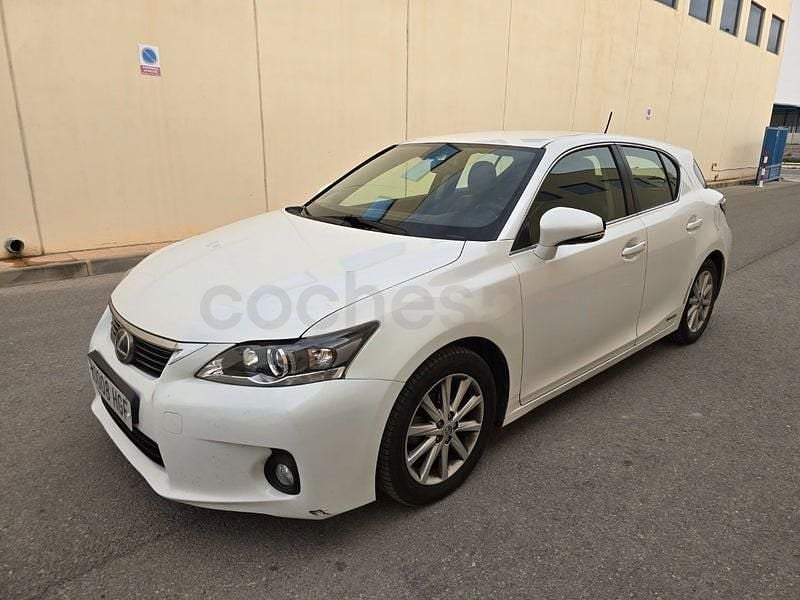Usado Lexus CT200h 136 CV (100 kW) 2011 Blanco Berlina