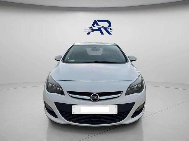 Usado Opel Astra Selective 110 CV (80 kW) 2015 Blanco Familiar
