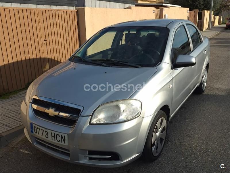 Usado Chevrolet Aveo LS 84 CV (61 kW) 2011 Gris / plata Berlina