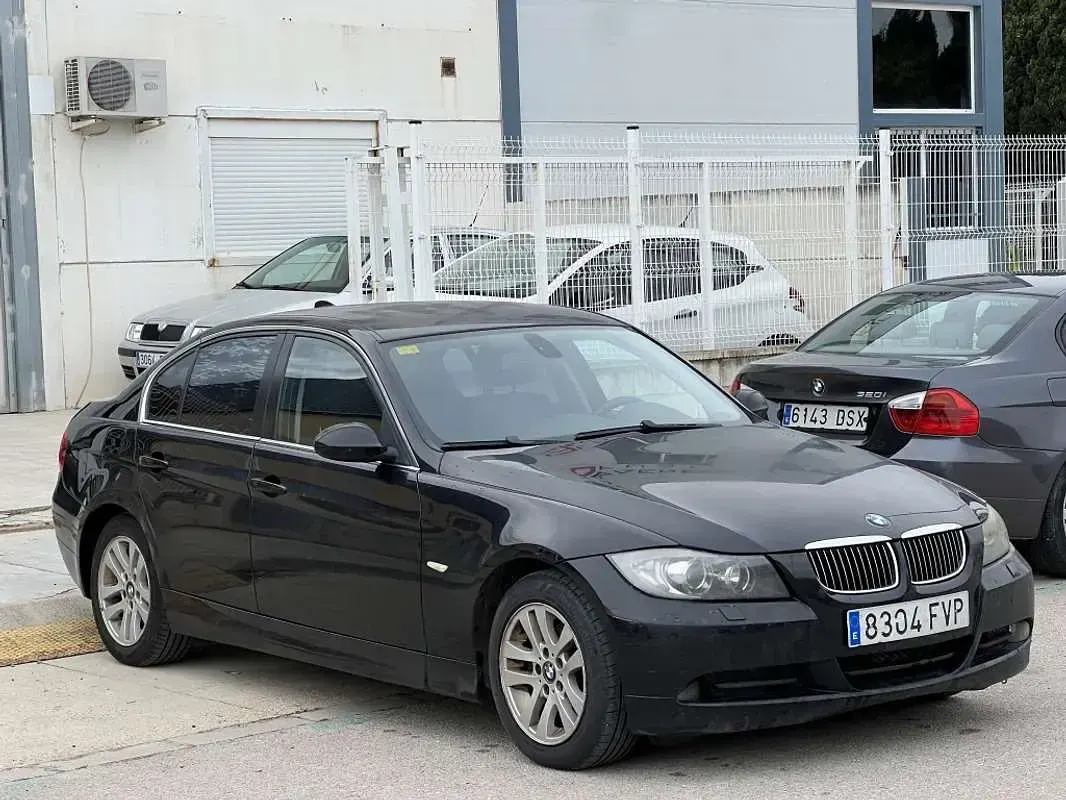 Käytetty BMW 320 163 HP (119 kW) 2007 Sedan