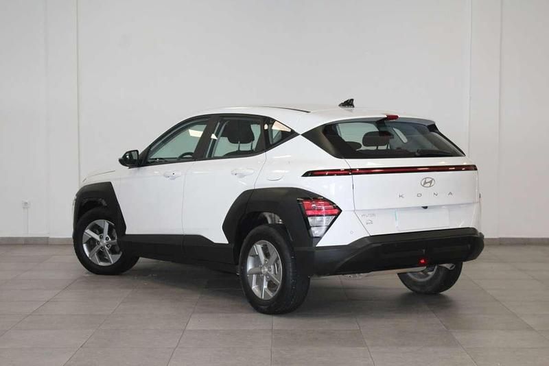 Usado Hyundai Kona 120 CV (88 kW) 2024 Blanco SUV