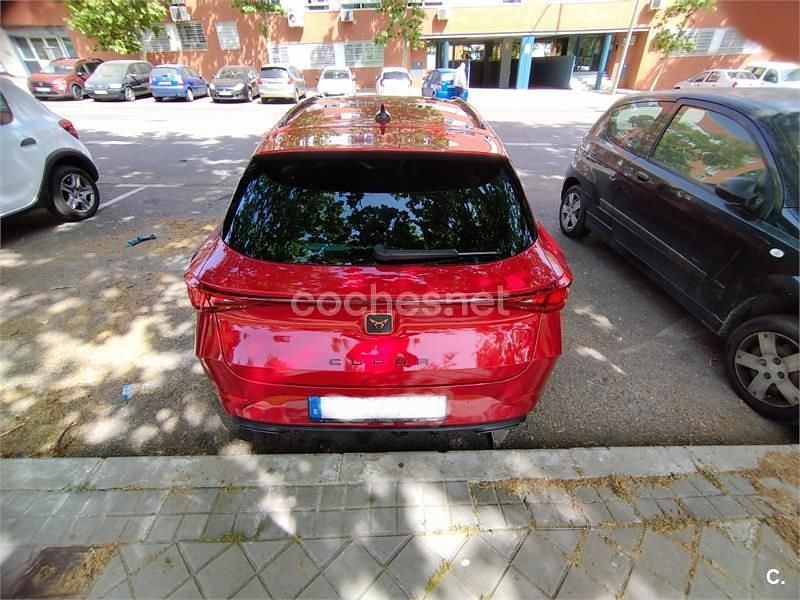 Usado Cupra Leon 150 CV (110 kW) 2023 Rojo Familiar