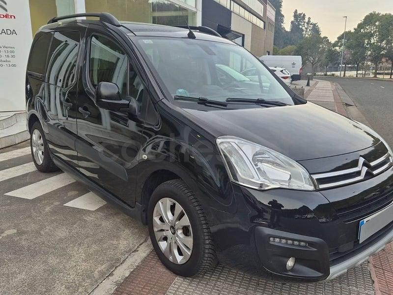 Usado Citroën Berlingo Feel 100 CV (73 kW) 2016 Negro Monovolumen