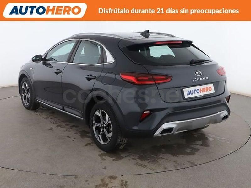 Usado Kia XCeed 120 CV (88 kW) 2019 Gris SUV